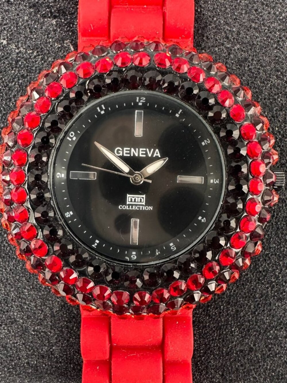Geneva Watch Womens Red Black Rhinestone Case Silicone Band New Battery 9"